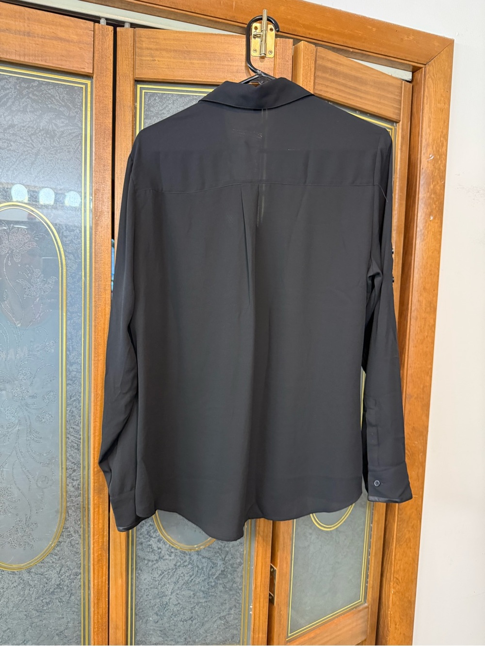 EXPRESS LADIES Black Button-Front Dress Blouse, BRAND NEW - Picture 2 of 4